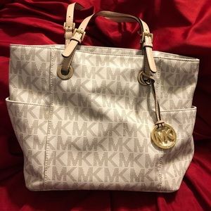 Like new Michael Kors tote